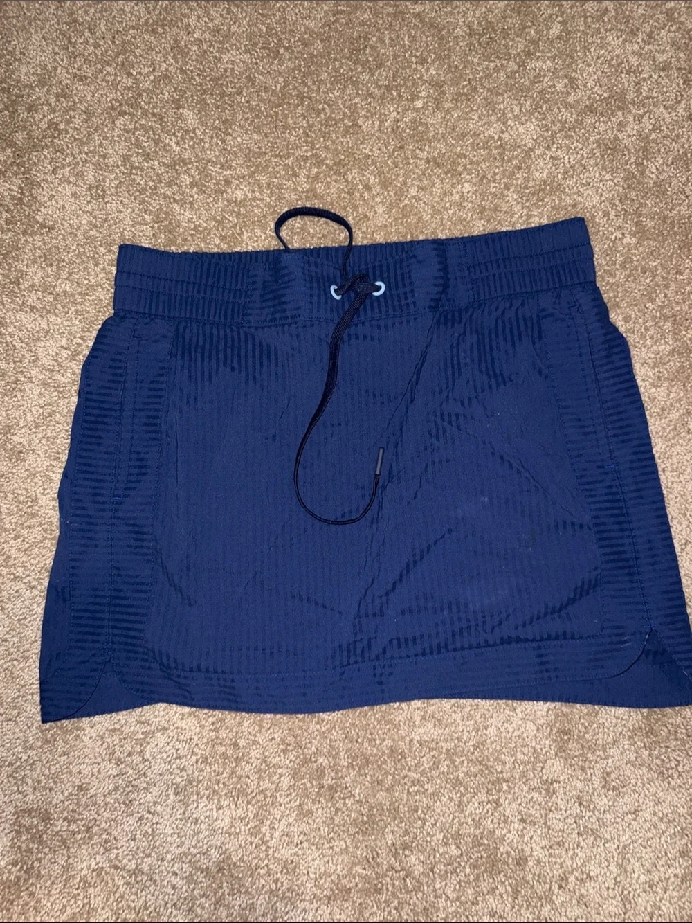 Vineyard Vines performance skirt - small. X